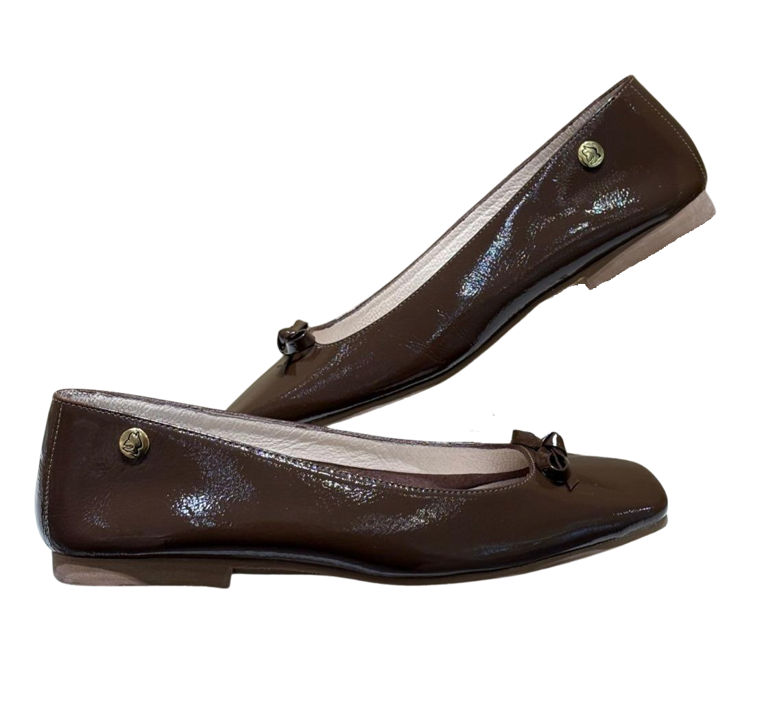 BROWN PATENT LEATTHER BALLERINA| REF B511