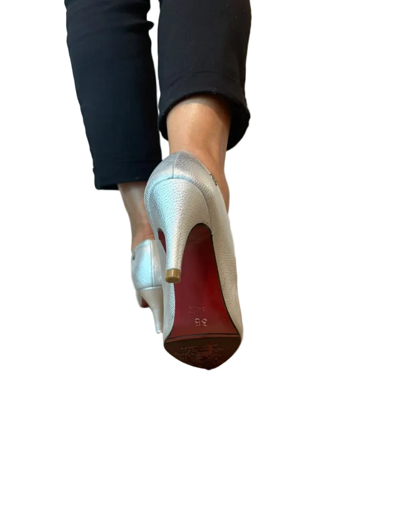 Soft Luxe Silver Leather Stiletto | REF 3823